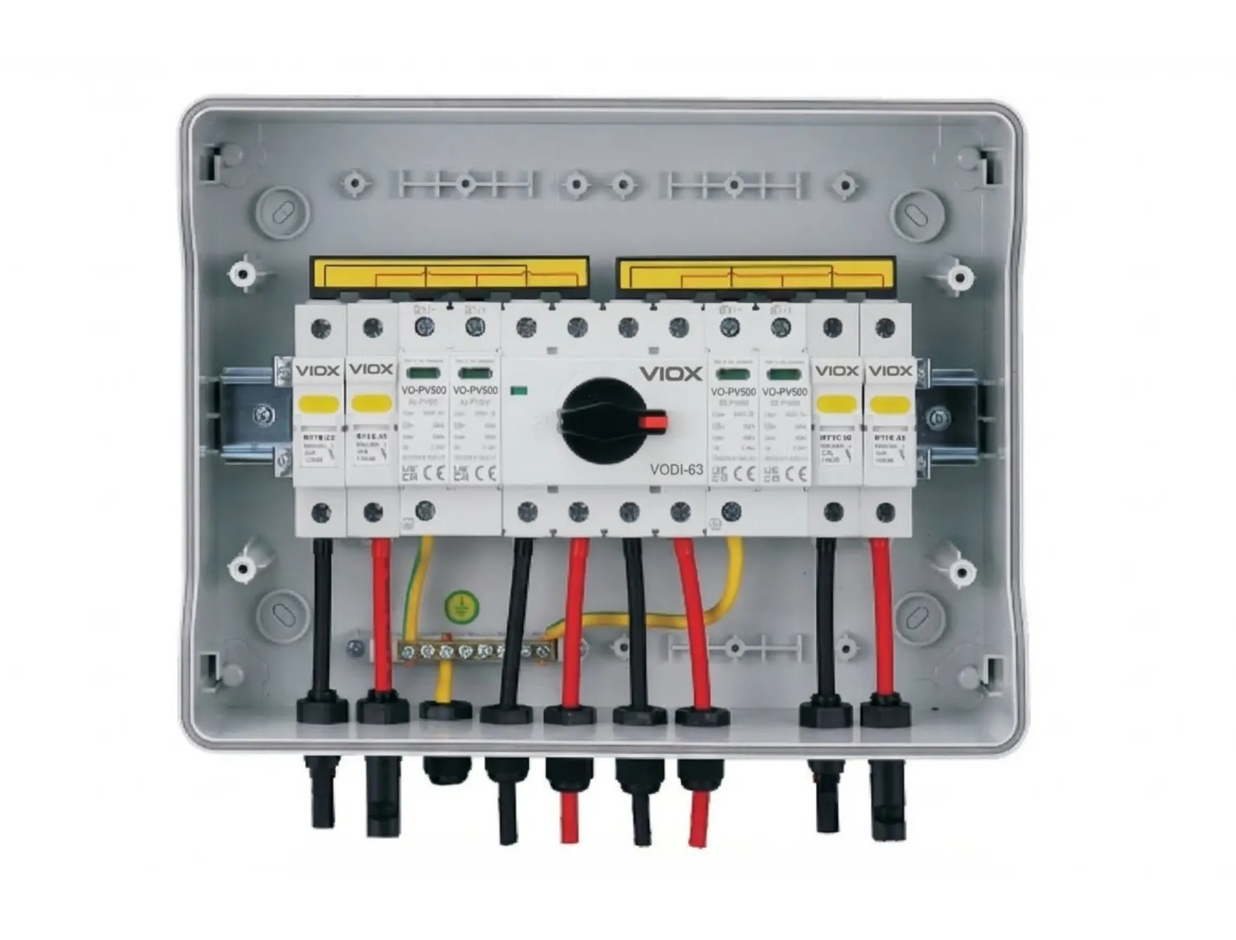 DC combiner box internal layout with PV string fuses, DC SPD, isolator, and positive and negative busbars.