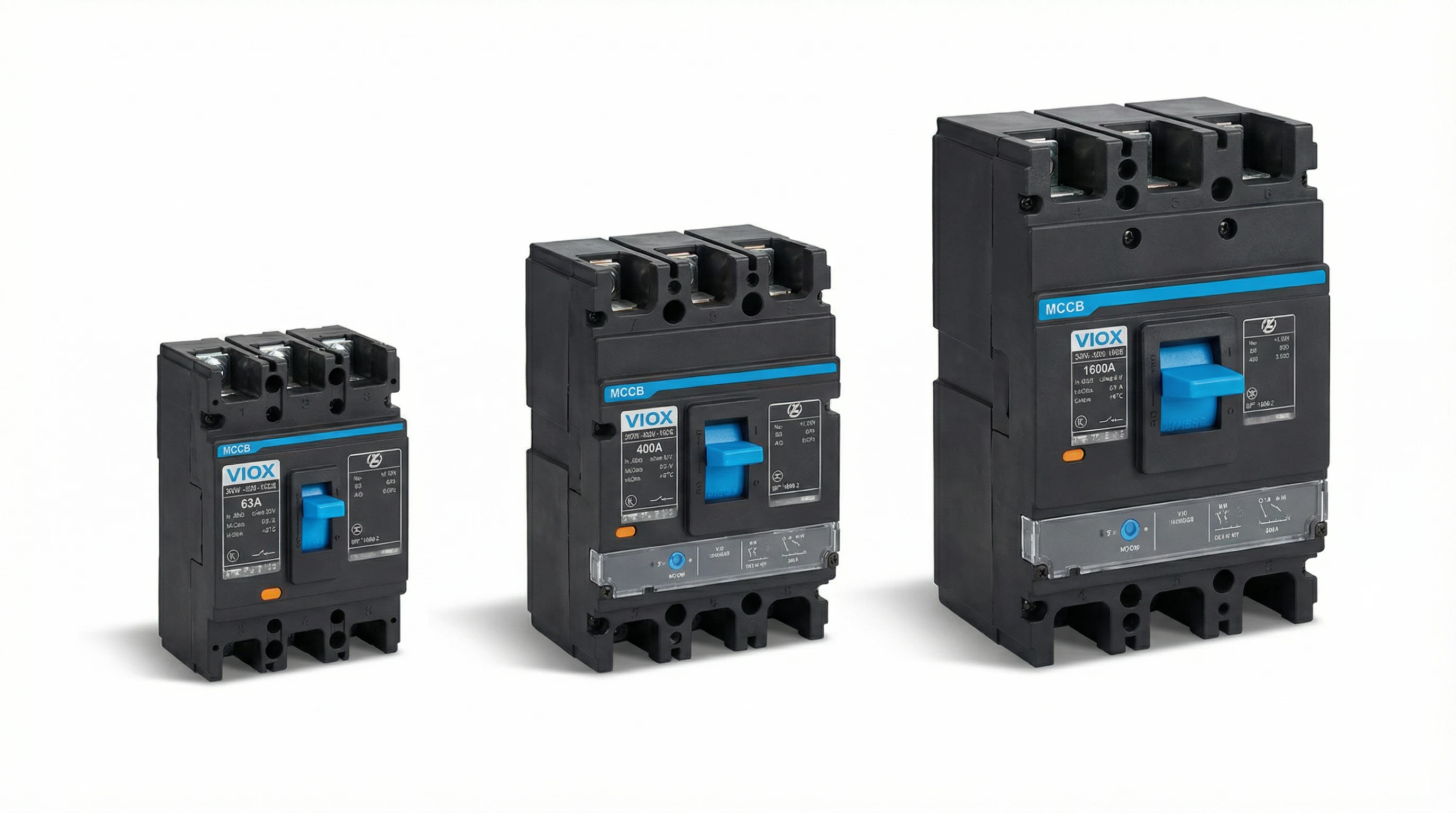 مقارنة حجم إطار قاطع التيار المقولب (MCCB) يوضح قواطع ذات إطارات صغيرة ومتوسطة وكبيرة