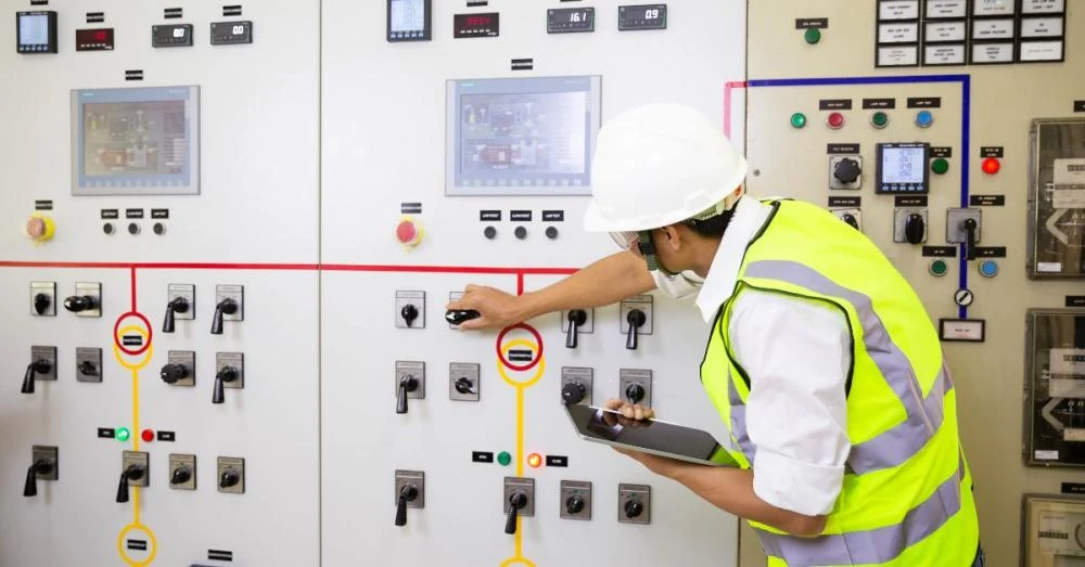 Commercial installation of TPN distribution board